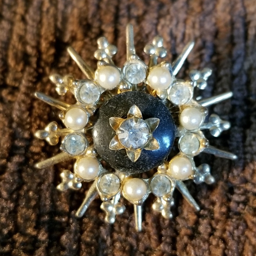 🌷 Vintage Brooch Pin